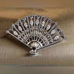 Sparkly sterling silver convertible fan pendant